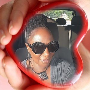 Meet your Posher, Sharon